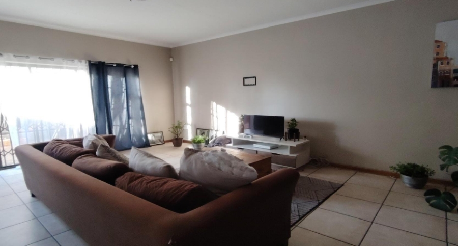 3 Bedroom Property for Sale in Langenhovenpark Free State